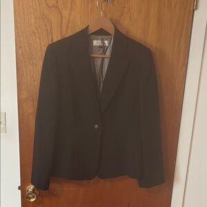 Elegant Black One Button Suit Jacket. Size 12. Like new